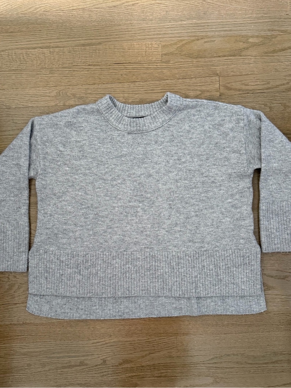 Vince Camuto Women's Knit pullover Heather Gray Crewneck Sweater